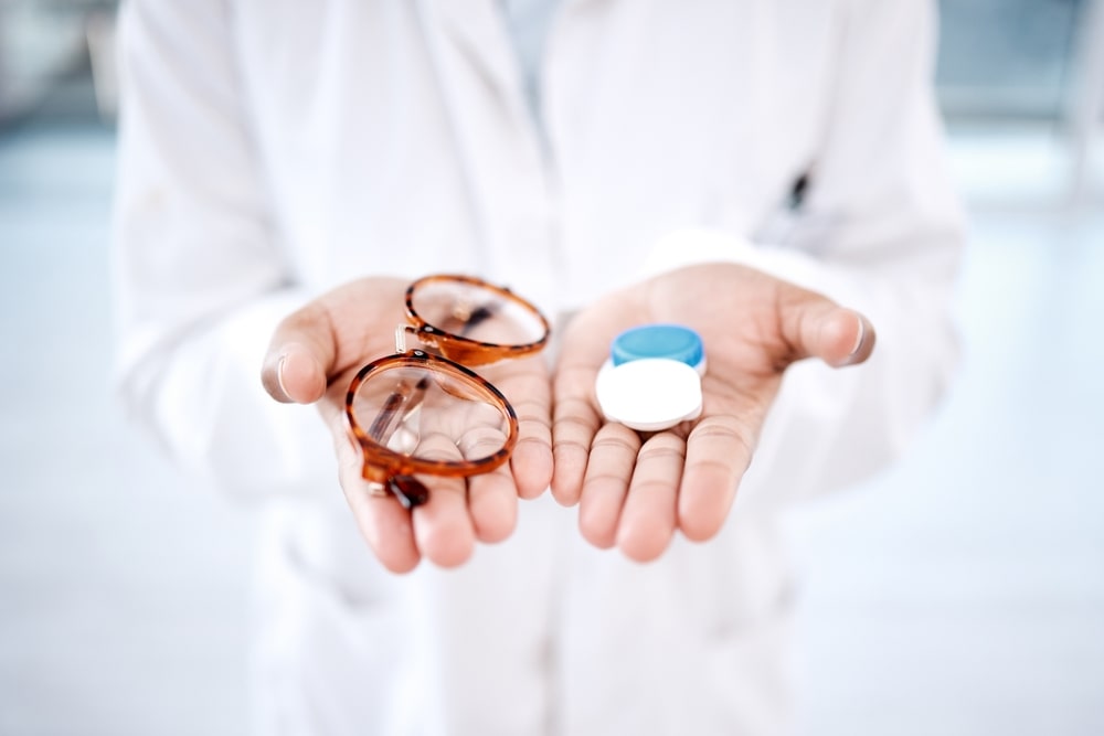 Glasses or Contact Lenses Before the Holidays